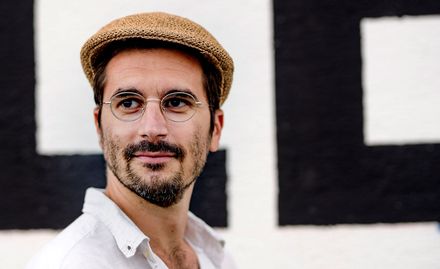 Gastkünstler veröffentlicht Großroman - es geht auch ums Klima Gastkünstler veröffentlicht Großroman - es geht auch ums Klima
