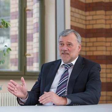 Jürgen Kurths als erster Deutscher zum Fellow der Network Science Society gewählt