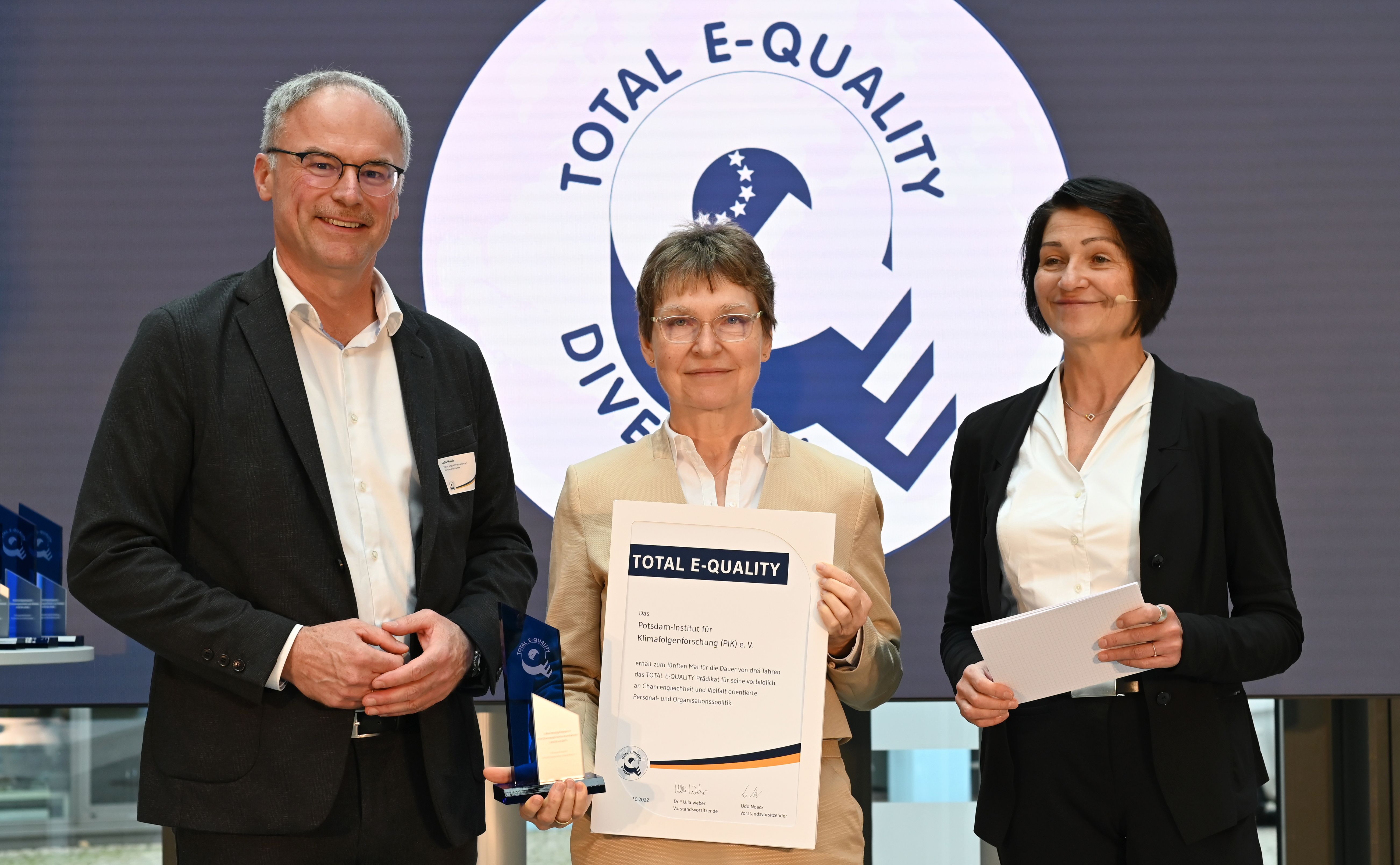 Total E-Quality Auszeichnung und Nachhaltigkeitspreis fürs PIK