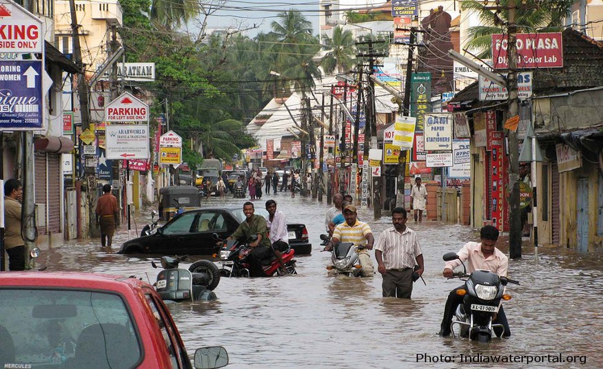 Indian monsoon forecast: early warning for risk of flooding in October