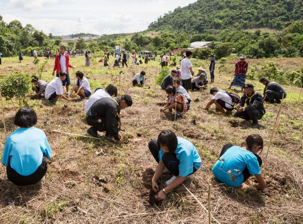 Climate protection can actively reduce hunger and poverty Climate protection can actively reduce hunger and poverty