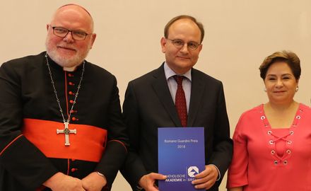 „Scientific foundation for the Paris Agreement“: UNFCCC head Espinosa laudates climate economist Edenhofer „Scientific foundation for the Paris Agreement“: UNFCCC head Espinosa laudates climate economist Edenhofer