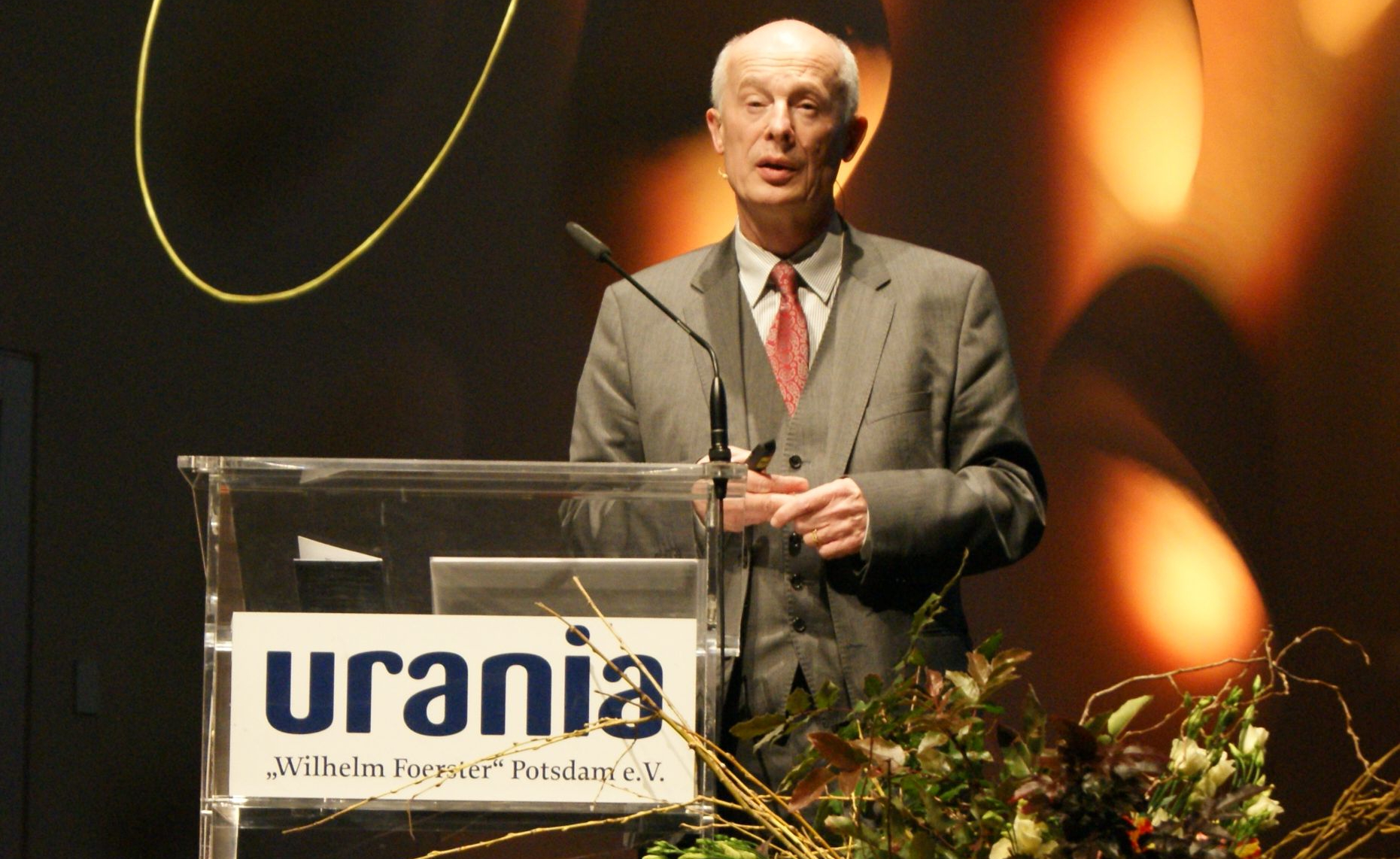 Hans Joachim Schellnhuber awarded Wilhelm-Foerster-Prize 2013