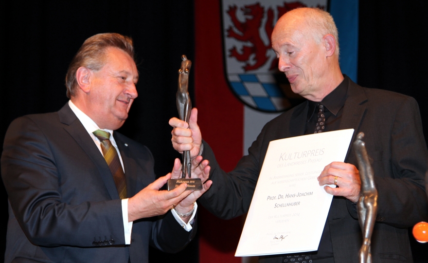 PIK Director receives cultural award and becomes honorary citizen of his hometown