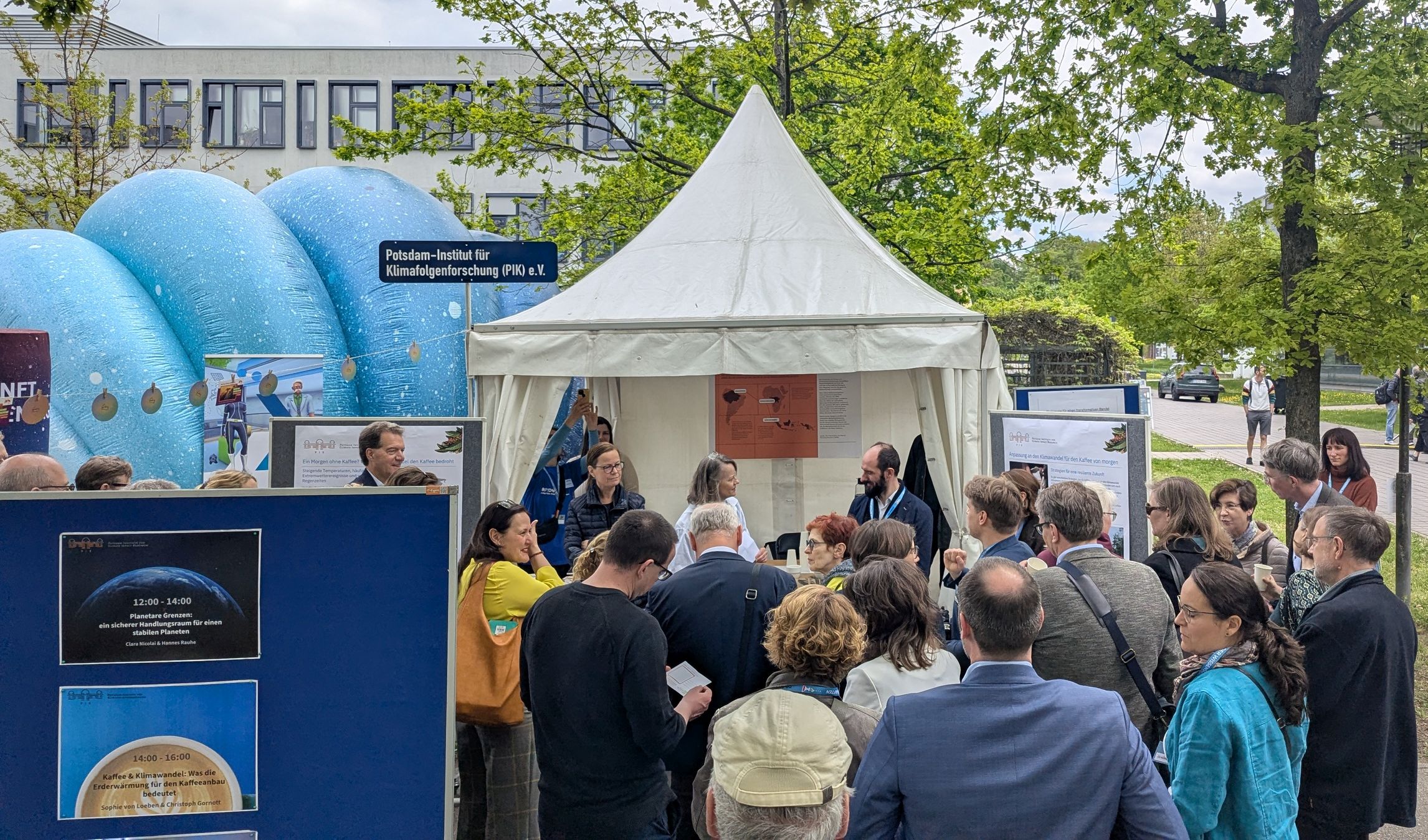 Climate research and the energy transition brought to life: PIK & Ariadne at Potsdam Science Day