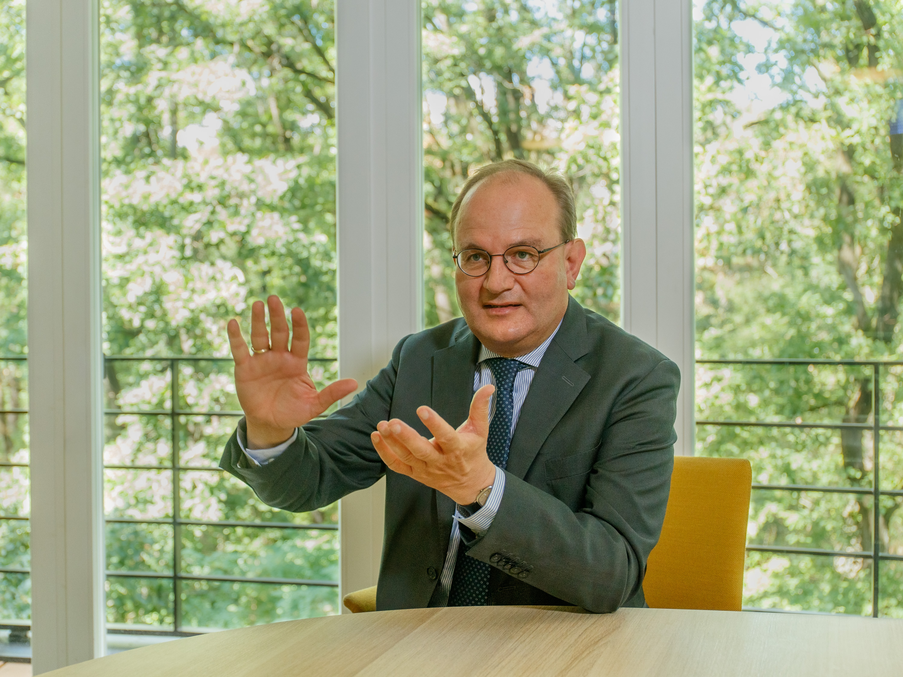 "Climate, War and Science: Edenhofer holds Erich Schneider lecture in Kiel