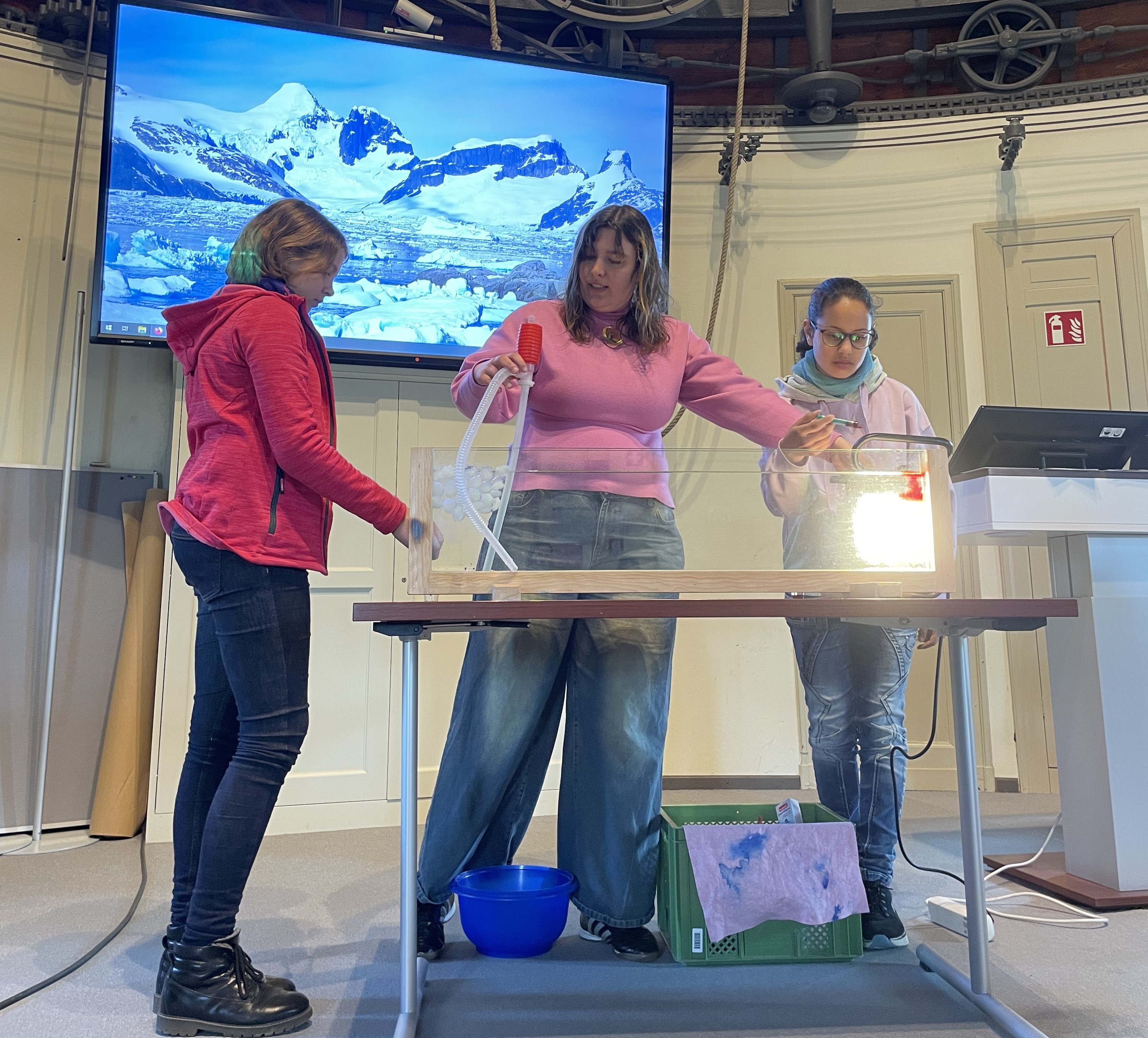 Girls' Day 2024 at PIK: Exciting insights into climate research Girls' Day 2024 at PIK: Exciting insights into climate research