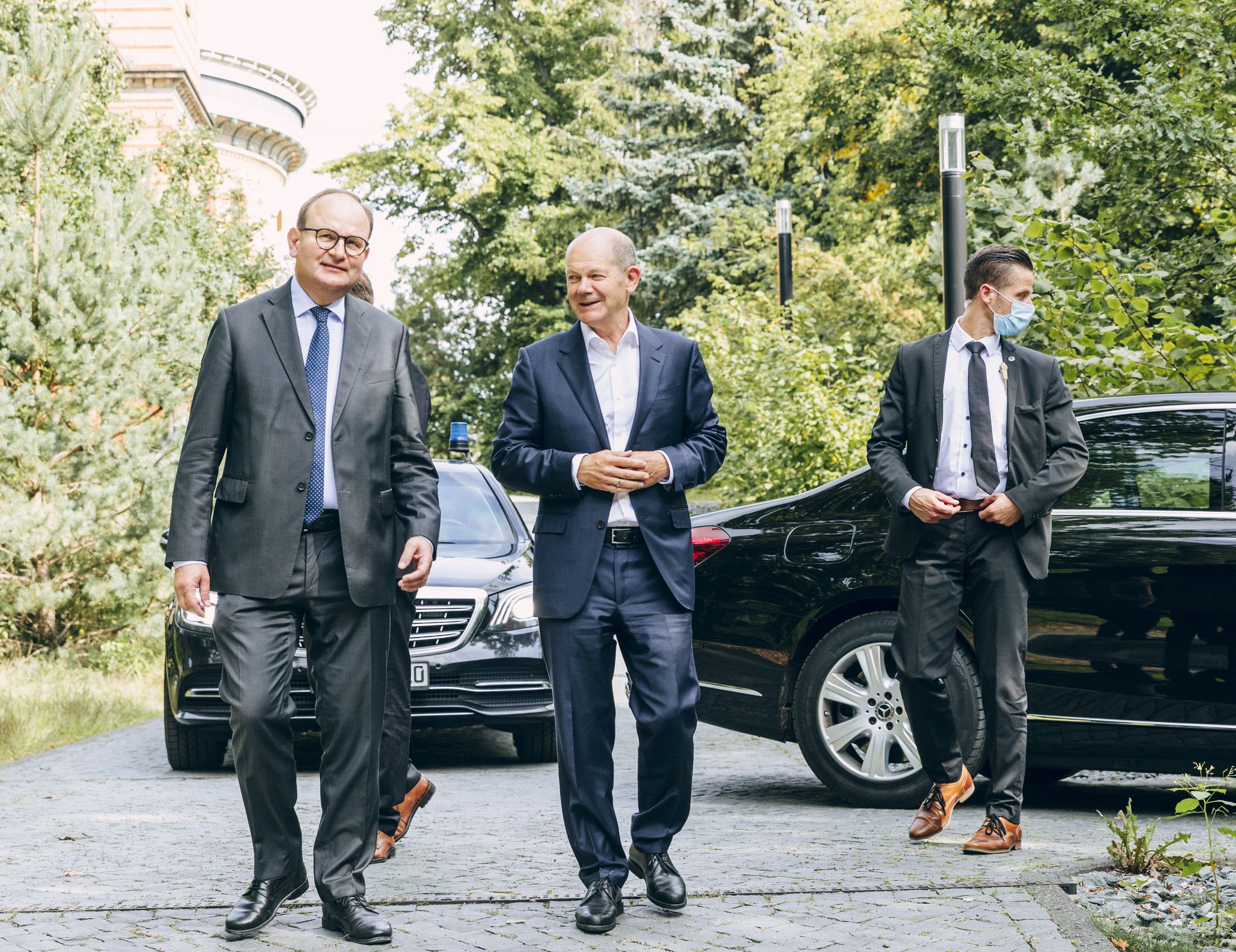 Olaf Scholz visits Potsdam Institute