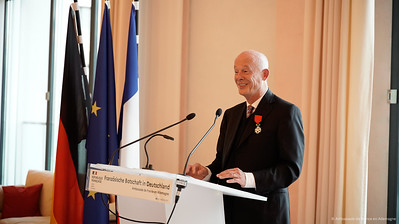Schellnhuber awarded French Legion d'Honneur