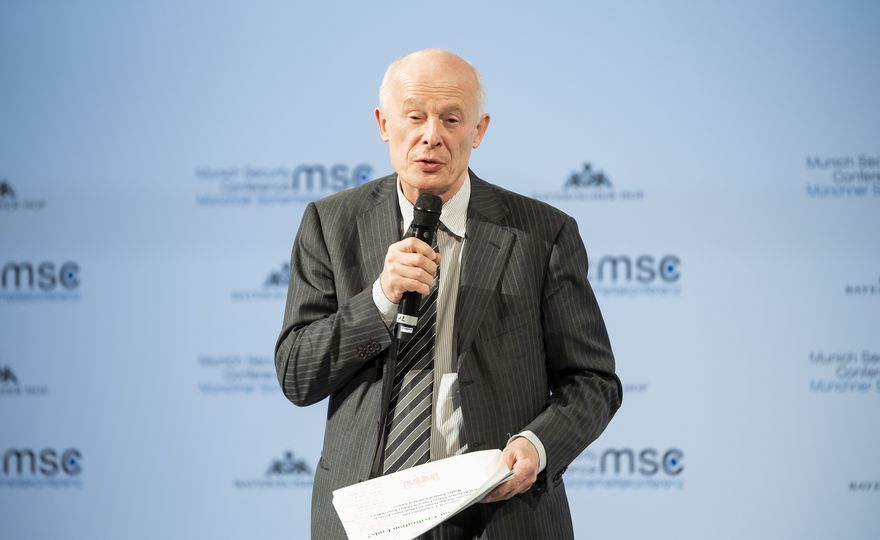 Schellnhuber addresses climate challenge at Munich Security Conference
