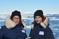 The two ice scientists from PIK, Dr. Ronja Reese (left) and JProf. Dr. Ricarda Winkelmann (right). ©Reese/Winkelmann